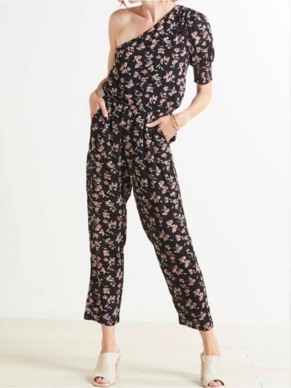Roan and Ryan Isabella one shoulder jumpsuit size medium